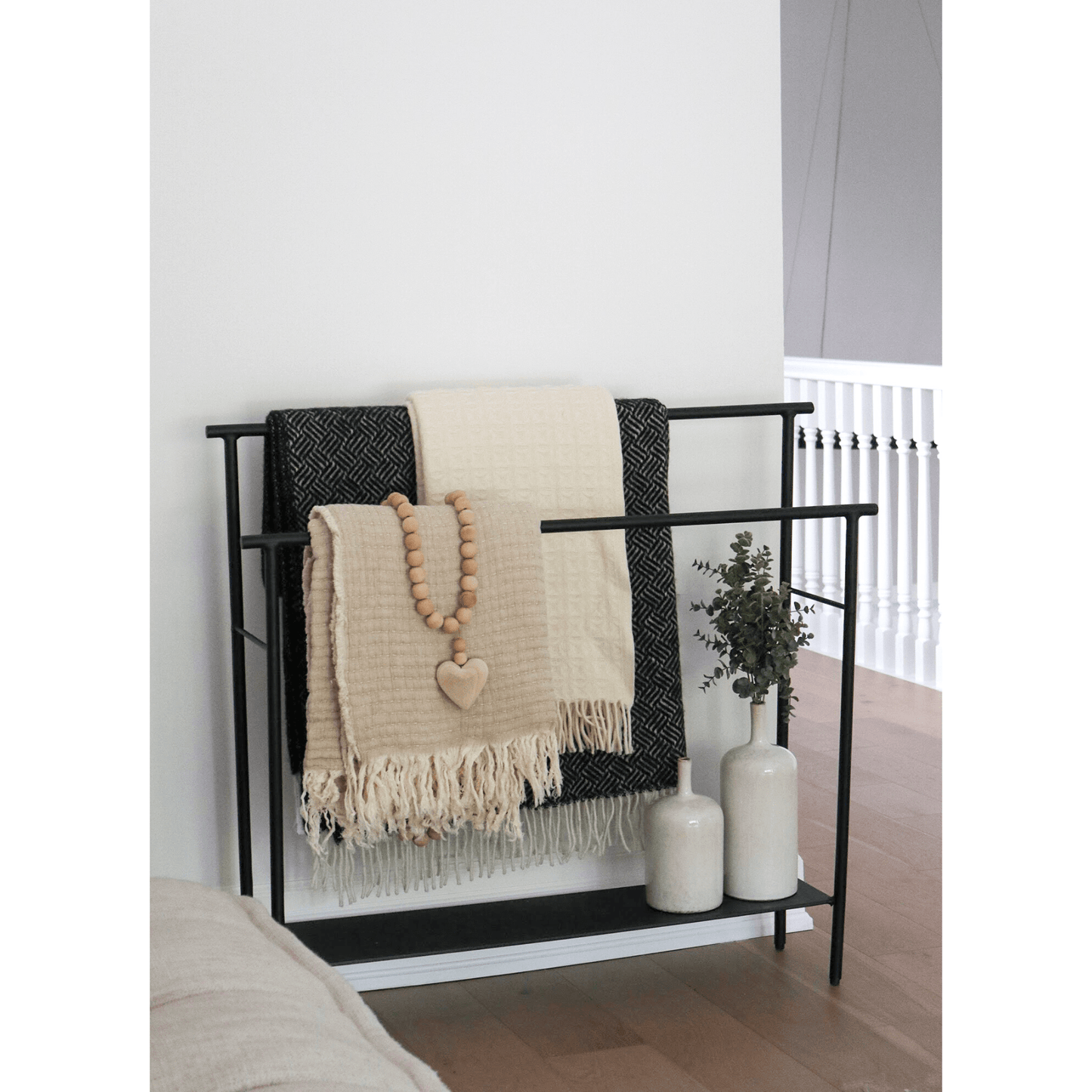 Ligne Blanket/Towel Rack - LndmarkClub USA